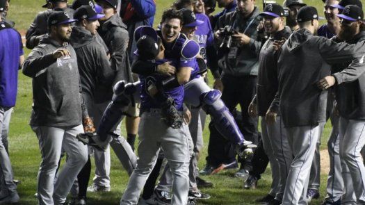 Rockies ganan a Cachorros 2-1 en juego de comodines épico
