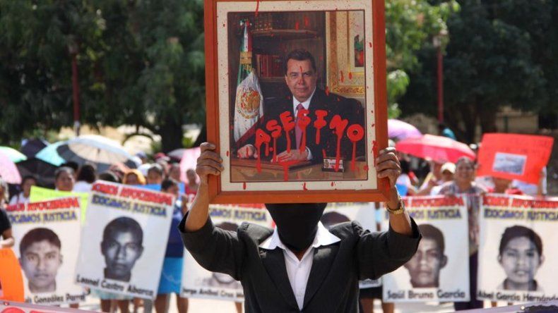 Marchan en México para reclamar restos de estudiante identificado