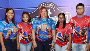 Madre de Atheyna Bylon y otros familiares visitan la Policía Nacional Madre de Atheyna Bylon y otros familiares visitan la Policía Nacional