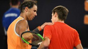 Nadal y Federer acceden reconfortados a octavos de final