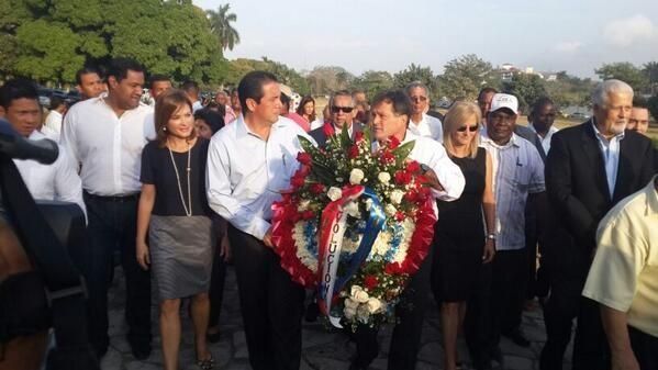 PRD rindió ofrenda floral a Omar Torrijos tras 85 aniversario de su natalicio