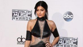 Kylie Jenner decora su casa con un mural de su cara