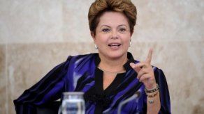 Rousseff abre puertas a médicos extranjeros para periferias