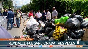 Ministro de Salud y alcalde recorrieron San Miguelito para conocer puntos críticos de acumulación de basura