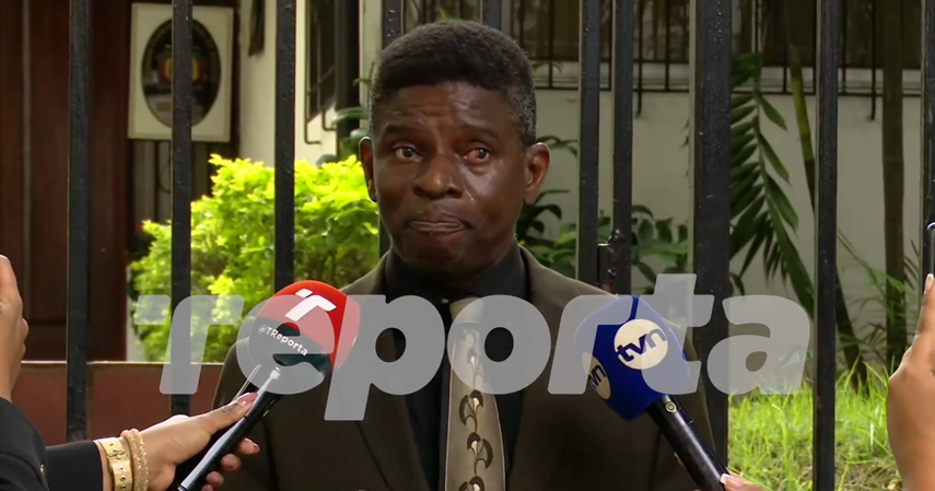 Impiden ingreso al abogado de Saúl Méndez a la Embajada de Bolivia.