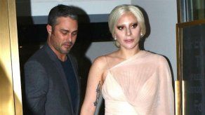 Taylor Kinney se disculpa por dar su aprobación a comentario hiriente sobre Lady Gaga