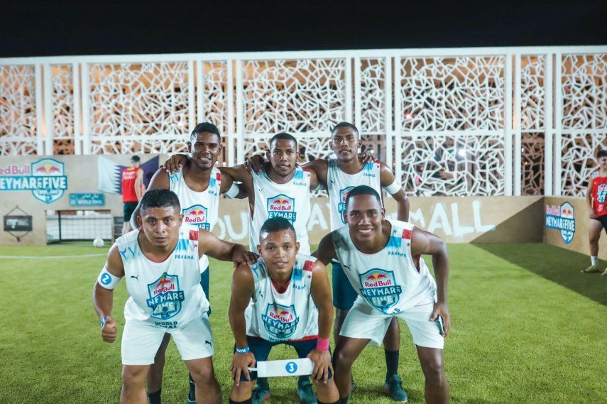 Panamá avanza a los 8vos de final del Red Bull Neymar Jrs Five en Qatar.