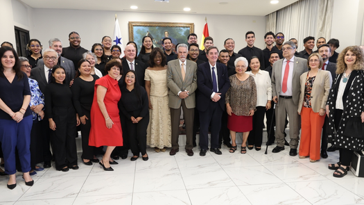 Instituto Cervantes y MEDUCA firman convenio. Instituto Cervantes y MEDUCA firman convenio.