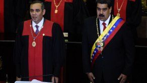 Maduro anuncia cierre de embajada y consulados de Venezuela en EEUU
