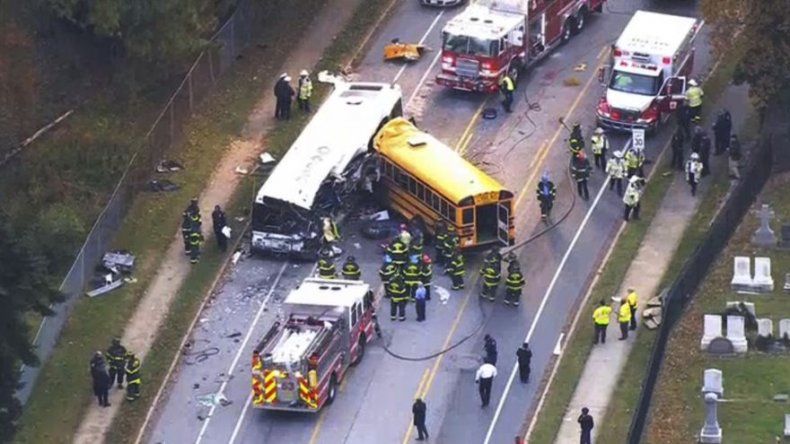 Al menos 6 muertos en choque de buses en Baltimore