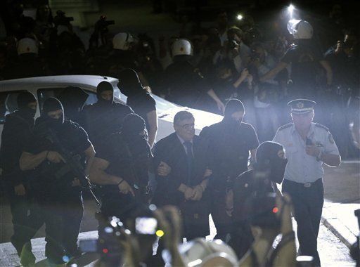 Grecia: Encarcelan a jefe de partido de derecha