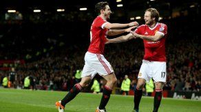 Man U se posiciona para luchar por la Champions