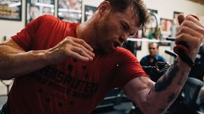 Canelo Álvarez se prepara para su enfrentamiento contra Gennady Golovkin.