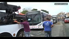 Camión pierde frenos y colisiona a nueve autos en San Miguelito