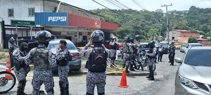 Policía recupera auto y captura a sujetos vinculados al robo