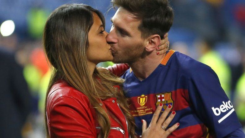Messi se casa con su novia de siempre, la madre de sus hijos