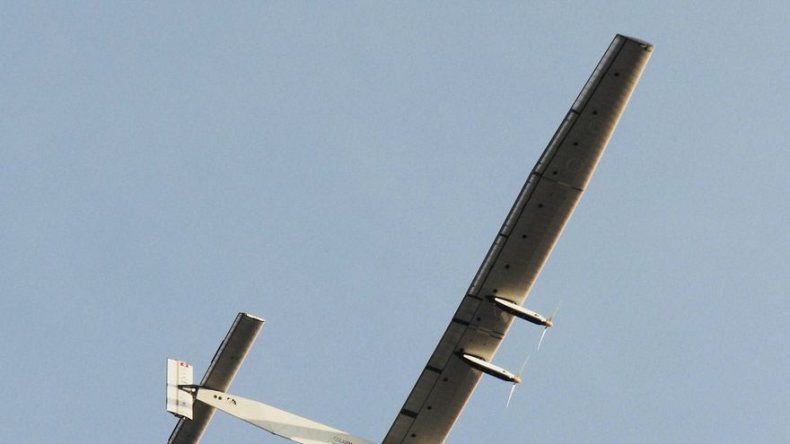 El avión solar despega de India y pone rumbo a Mianmar