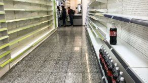 Más dinero y menos comida: la fórmula que se repite con aumentos de Maduro