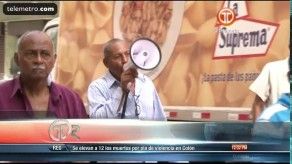 Jubilados marchan hacia la Presidencia, exigen aumento