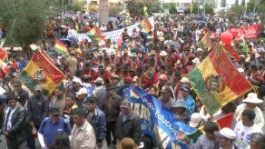 Miles de seguidores de Evo Morales se concentran para apoyar su reelección