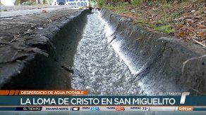 Miles de galones de agua se desperdician en Loma del Cristo
