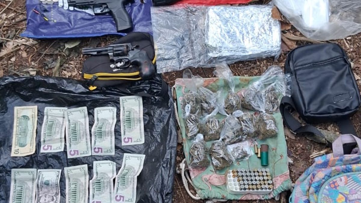 La Policía Nacional desmantela búnker clandestino. La Policía Nacional desmantela búnker clandestino.