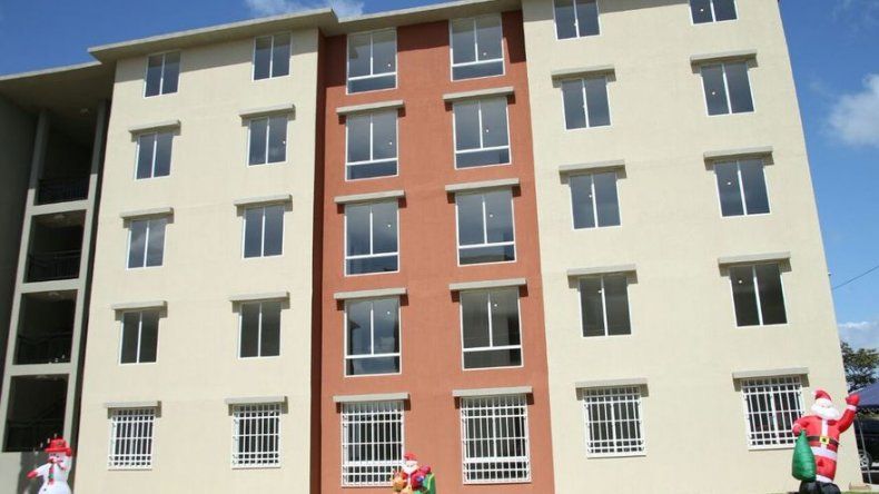 Etchelecu defiende gestión de 92 mil viviendas, dice que información es correcta