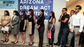 Arizona niega prestaciones a dreamers