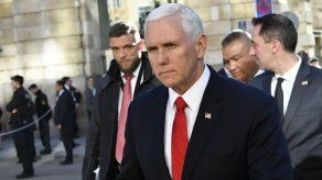 Pence irá a Colombia el lunes para mostrar el apoyo de EEUU a Guaidó