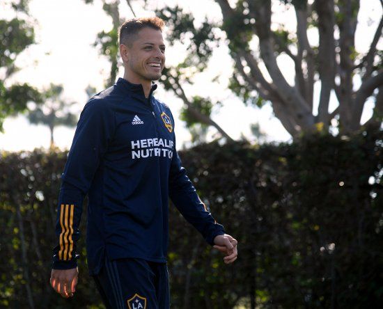 Chicharito se deshace en halagos hacia su ex Sarah Kohan