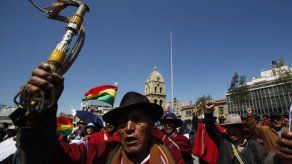 Militares protestan en calles de La Paz