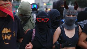 Ministra de Trabajo defiende sanciones a encapuchados