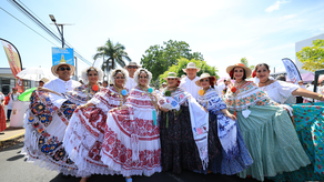 Éxito rotundo el Desfile de las Mil Polleras en la ciudad de Las Tablas.