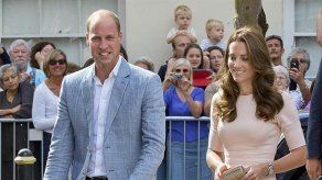 Príncipe Guillermo utiliza el humor para superar las adversidades