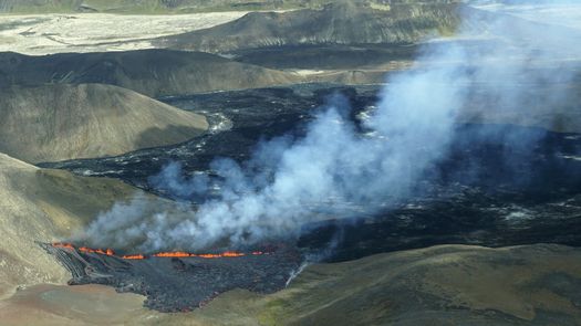 Los científicos habían anticipado una erupción en la península luego de una serie de sismos en la última semana que indicaron actividad volcánica cerca de la corteza terrestre.
