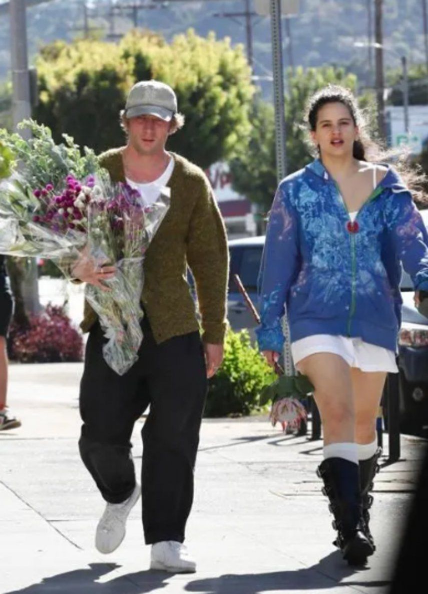 ¡Confirmado! Rosalía y Jeremy Allen White tienen una relación.