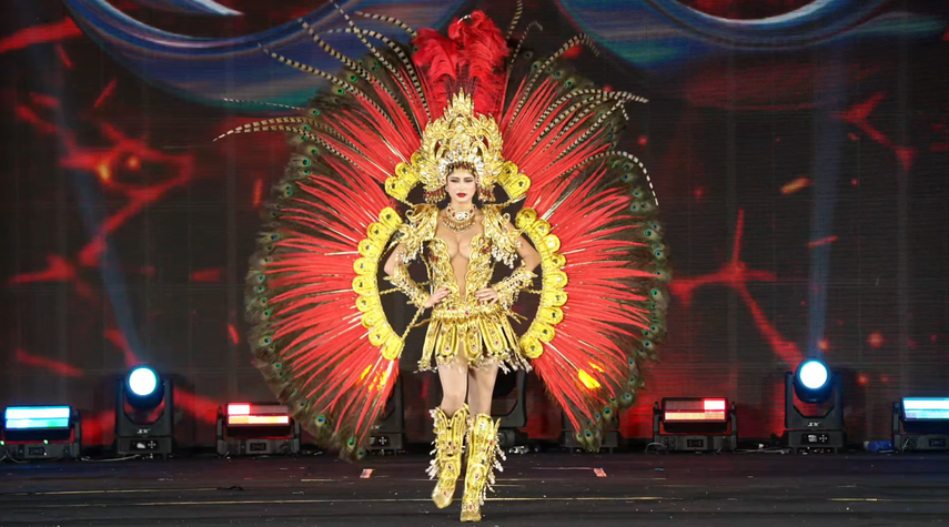 Italy Mora en su traje de Carnaval