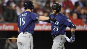 Marineros derrotan a Angelinos con jonrones de Cruz