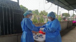Las autoridades de salud se mantienen realizando pruebas para detectar más casos de COVID-19 a nivel nacional.