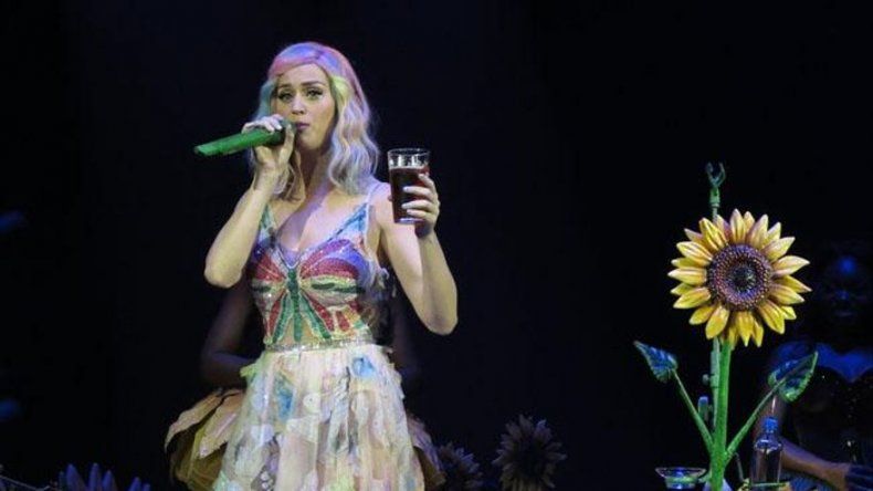 Katy Perry no quiere claveles en su camerino