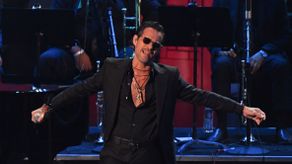 Marc Anthony causa revuelo por raro movimiento en pleno concierto