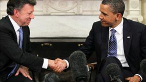 Obama elogia los audaces esfuerzos de Santos para lograr la paz para Colombia