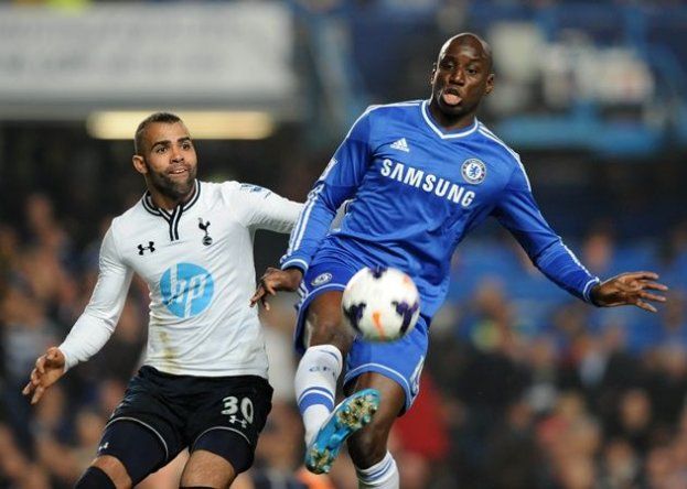 Chelsea golea al Tottenham 4-0 y se despega al frente de la tabla
