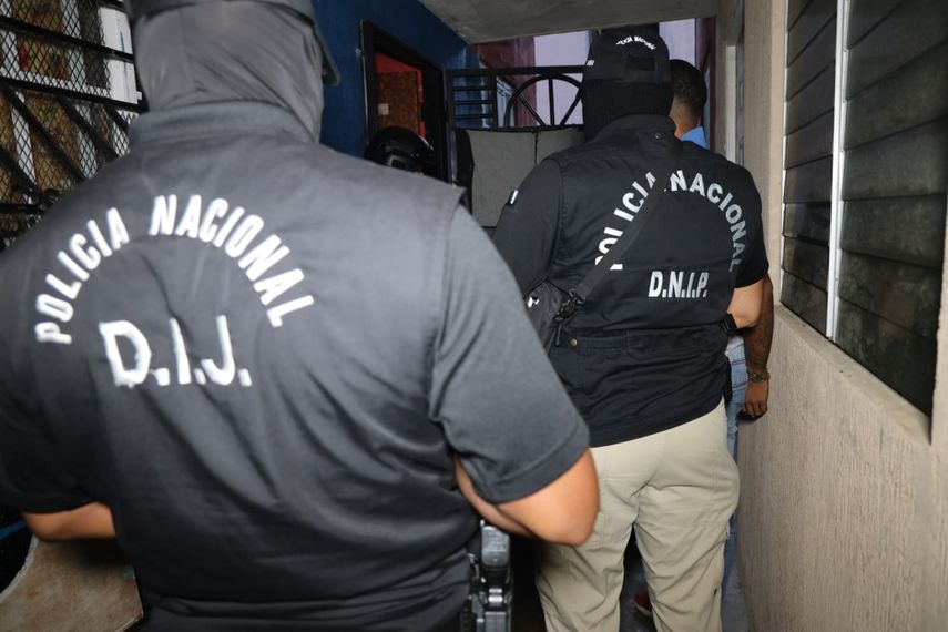 Diligencias de allanamiento durante operativo contra pandillerismo ENOC.