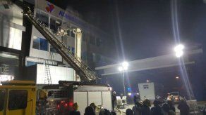 Bomberos controlan incendio en nuevo edificio de la Zona Libre de Colón