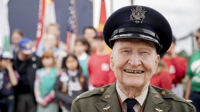 Berlín rinde homenaje al puente aéreo de la Guerra Fría