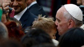 El papa aconseja a madres no planchen para sus hijos y así se casarán