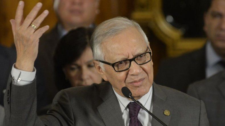 Exjuez Maldonado jura como presidente de Guatemala tras renuncia de Pérez