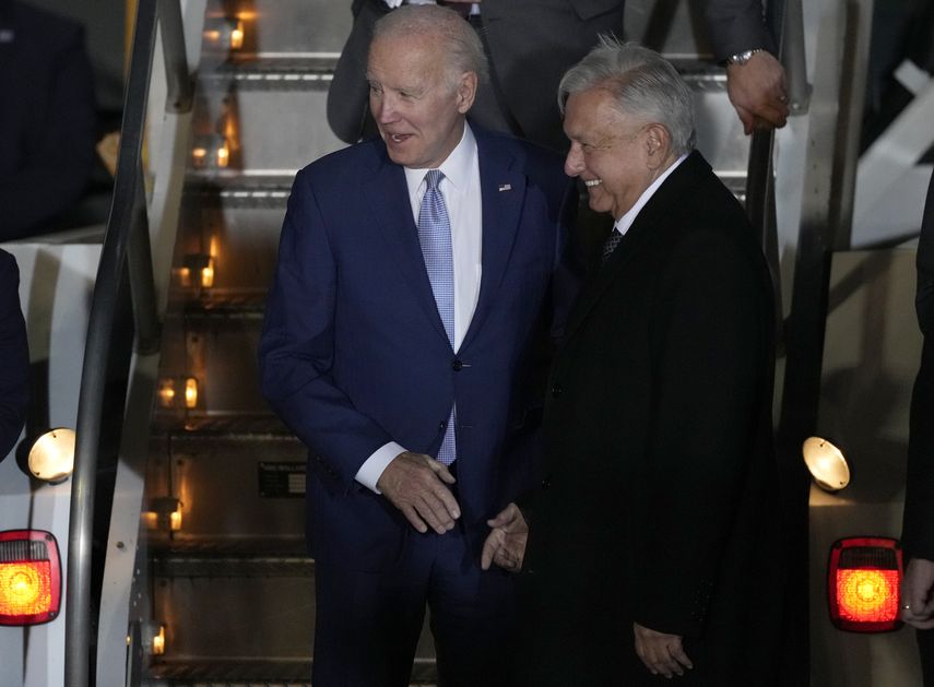 Biden llega a México para participar en cumbre de líderes
