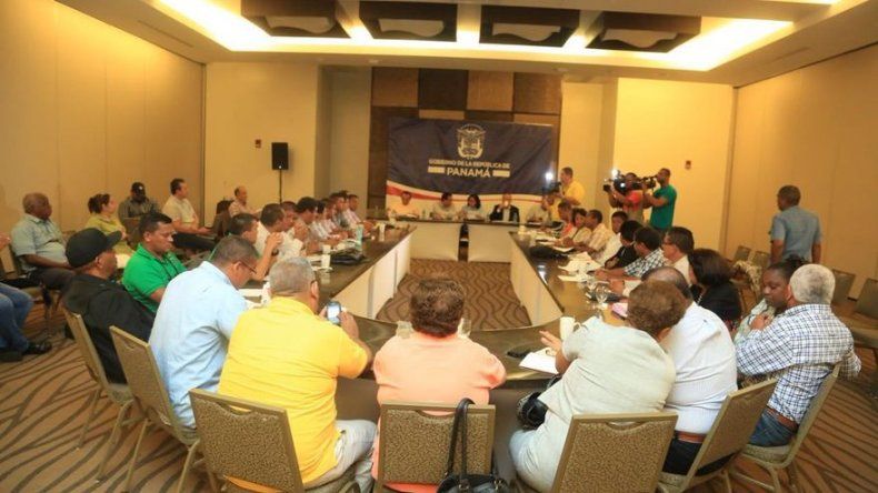 Docentes y Gobierno logran acuerdo, se espera aprobación de bases para levantar huelga